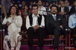 Anil Kapoor, Jeetendra at ITA Awards red carpet in Mumbai on 4th Nov 2012 (156).JPG